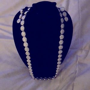 Necklace and earring set